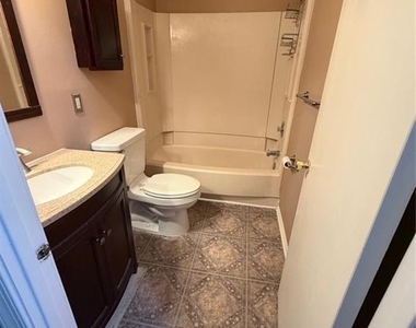 601 Sunshine Court - Photo Thumbnail 8