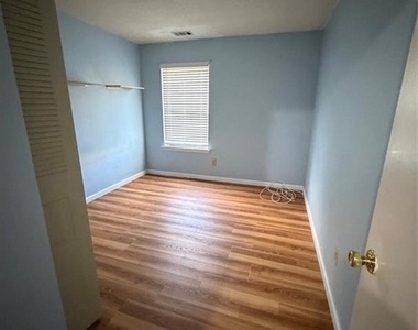 601 Sunshine Court - Photo Thumbnail 7