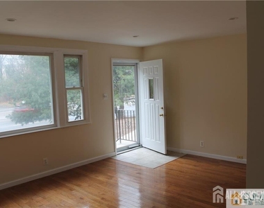 323 9th Street - Photo Thumbnail 2