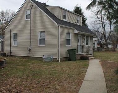 323 9th Street - Photo Thumbnail 1