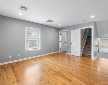348 1st Street - Photo Thumbnail 2