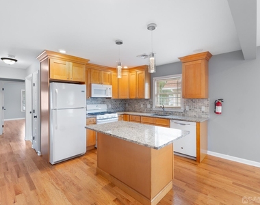 348 1st Street - Photo Thumbnail 5