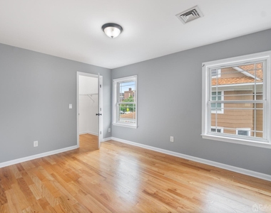 348 1st Street - Photo Thumbnail 15