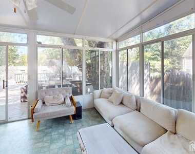 22 Wilson Avenue - Photo Thumbnail 17
