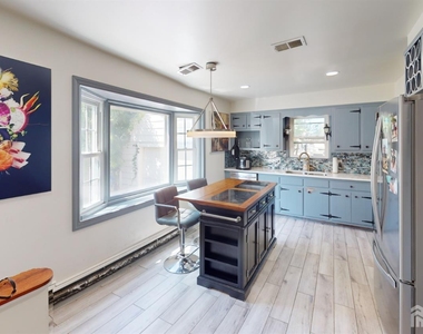 22 Wilson Avenue - Photo Thumbnail 8