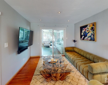 22 Wilson Avenue - Photo Thumbnail 4