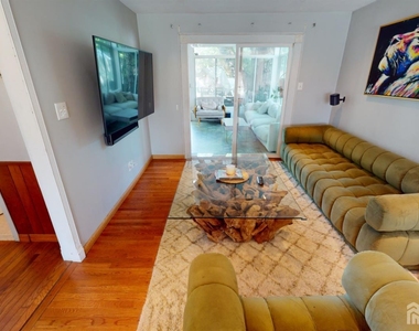 22 Wilson Avenue - Photo Thumbnail 2