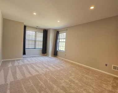 2809 Ridgefield Court - Photo Thumbnail 16