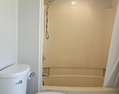 2809 Ridgefield Court - Photo Thumbnail 22