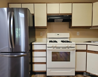 2809 Ridgefield Court - Photo Thumbnail 11