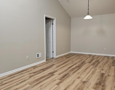 2809 Ridgefield Court - Photo Thumbnail 8