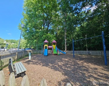 2809 Ridgefield Court - Photo Thumbnail 34