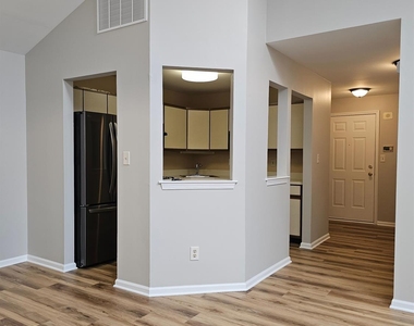 2809 Ridgefield Court - Photo Thumbnail 2
