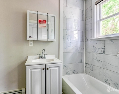 212 Easton Avenue - Photo Thumbnail 10
