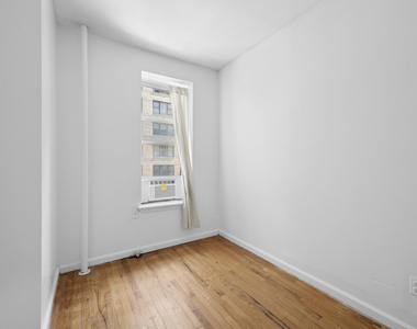 320 E 49th Street - Photo Thumbnail 2