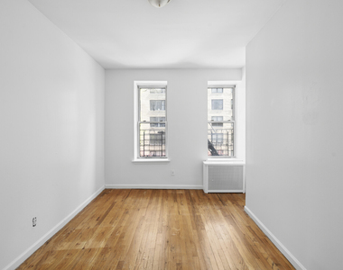 320 E 49th Street - Photo Thumbnail 1