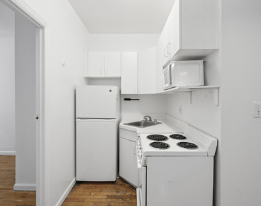320 E 49th Street - Photo Thumbnail 3