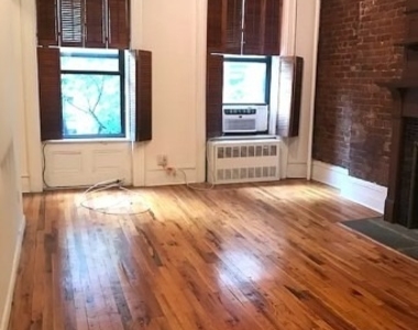 169 W 76th Street - Photo Thumbnail 3