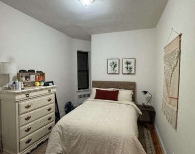 171 E 77th Street - Photo Thumbnail 4