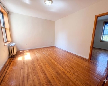 27-08 39th Avenue - Photo Thumbnail 11