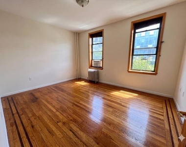 27-08 39th Avenue - Photo Thumbnail 8