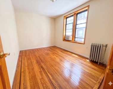 27-08 39th Avenue - Photo Thumbnail 10