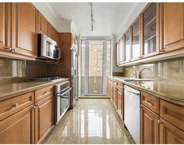 188 E 78th Street - Photo Thumbnail 3