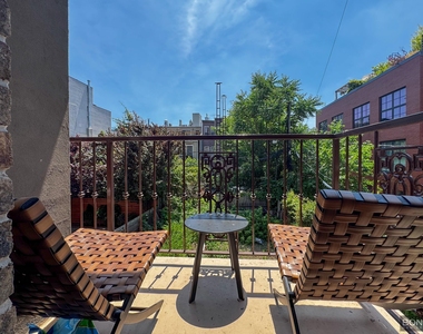 218 Withers Street - Photo Thumbnail 5