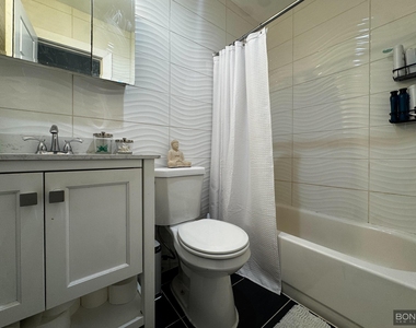 218 Withers Street - Photo Thumbnail 3