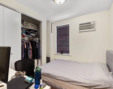 200 E 35th Street - Photo Thumbnail 4