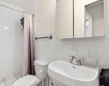 200 E 35th Street - Photo Thumbnail 7