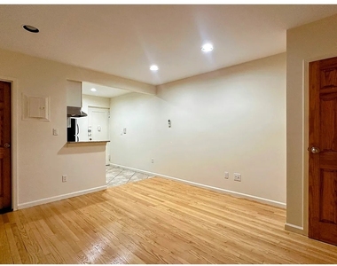 415 E 75th Street - Photo Thumbnail 4