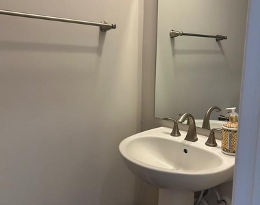 406 Freeman Street - Photo Thumbnail 4