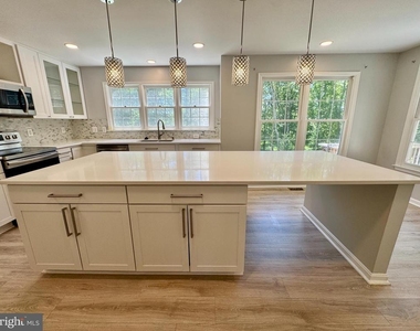 202 Anchor Cove - Photo Thumbnail 13