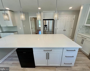 202 Anchor Cove - Photo Thumbnail 16