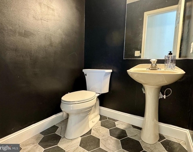 202 Anchor Cove - Photo Thumbnail 6