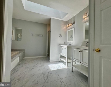 202 Anchor Cove - Photo Thumbnail 29