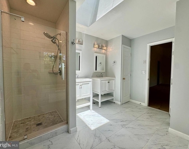 202 Anchor Cove - Photo Thumbnail 30