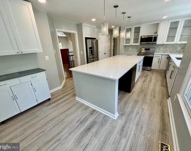 202 Anchor Cove - Photo Thumbnail 14