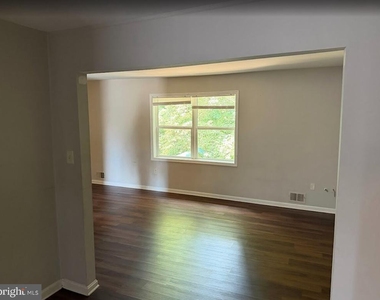37 Bristol Court - Photo Thumbnail 2