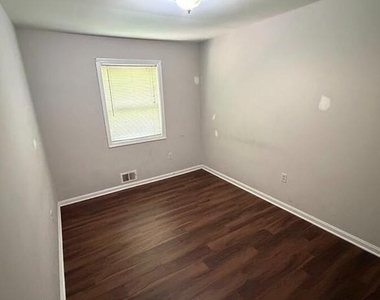 37 Bristol Court - Photo Thumbnail 5