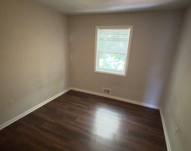 37 Bristol Court - Photo Thumbnail 4