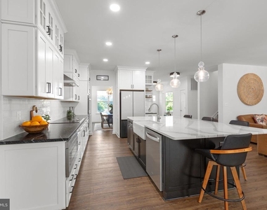 15 Grove Lane - Photo Thumbnail 14