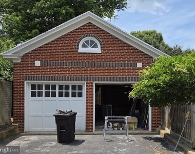 240 S Holliday Street - Photo Thumbnail 8