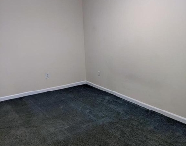 5569 Assateague Place - Photo Thumbnail 12