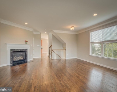 42451 Magellan Square - Photo Thumbnail 5