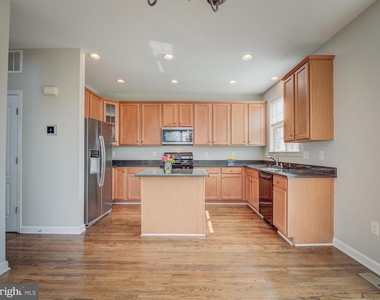 42451 Magellan Square - Photo Thumbnail 9
