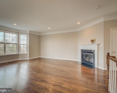42451 Magellan Square - Photo Thumbnail 3