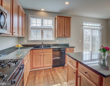 42451 Magellan Square - Photo Thumbnail 13