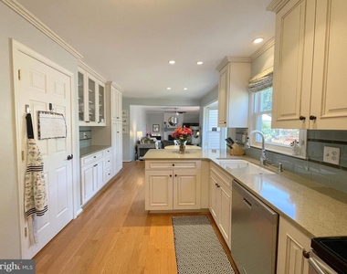 502 Clagett Street Sw - Photo Thumbnail 8